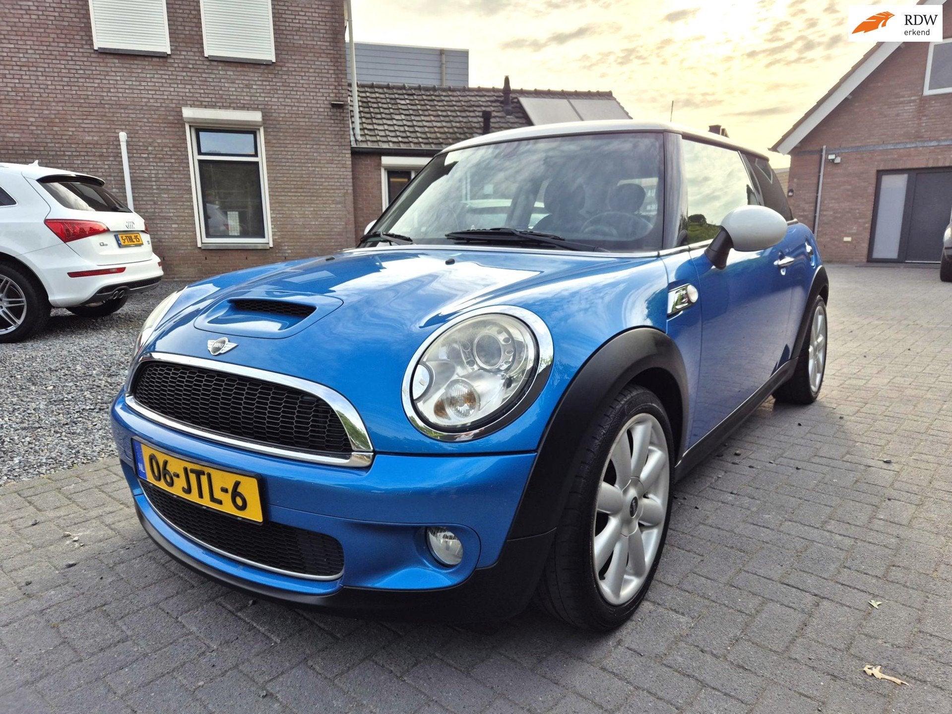 Mini 3-Deurs 1.6 Cooper S Airco Cruise 145192 Km ( Met nieuw, Voorwielaandrijving, Gebruikt, Zwart, 4 cilinders