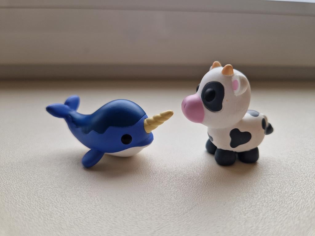 2 leuke "Adopt Me Pets", Ophalen, Zo goed als nieuw, Jongen of Meisje