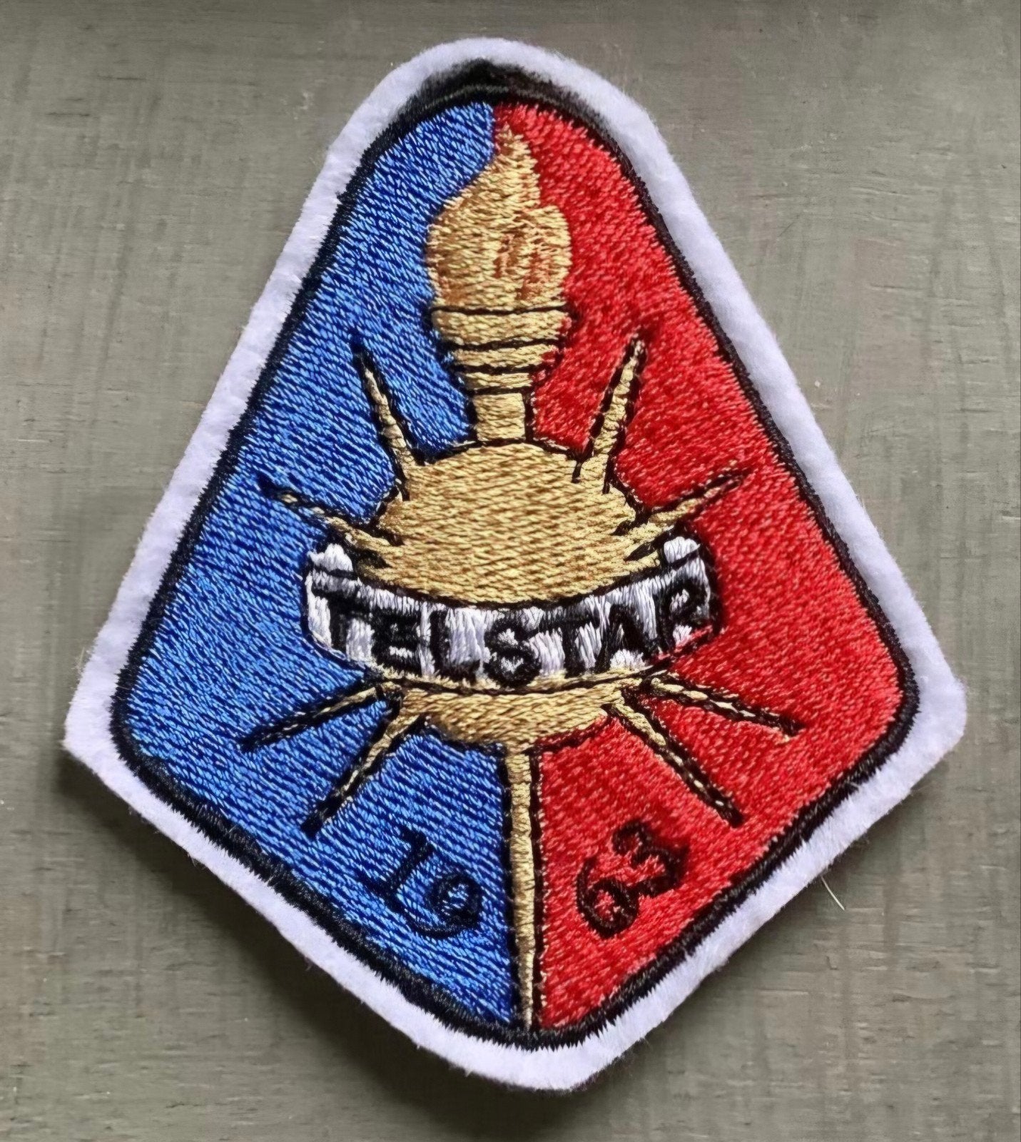 Telstar voetbal logo geborduurd strijkpatroon 8.5x7.5 cm, Ophalen of Verzenden