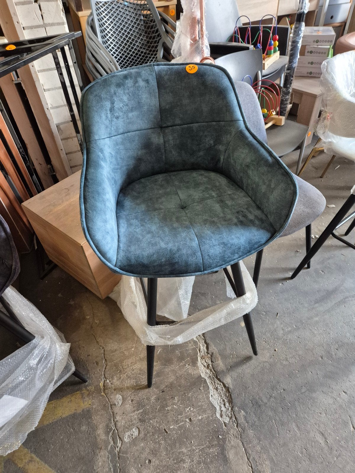 Krukken nieuw showmodellen magazijn verkoop, 2 krukken, Ophalen of Verzenden, Nieuw, 60 tot 90 cm