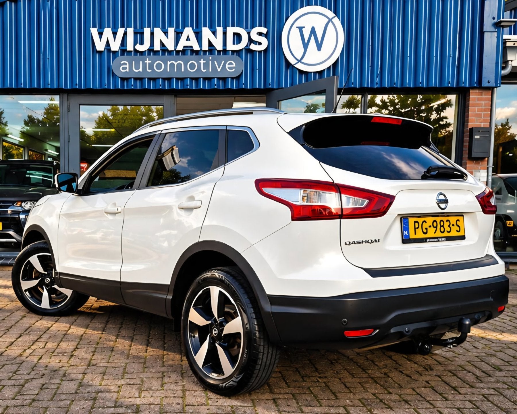 Nissan Qashqai 1.6 N-Vision Trekhaak Panoramadak Alcantara, Auto's, Voorwielaandrijving, Dealer onderhouden, 1618 cc, Euro 6