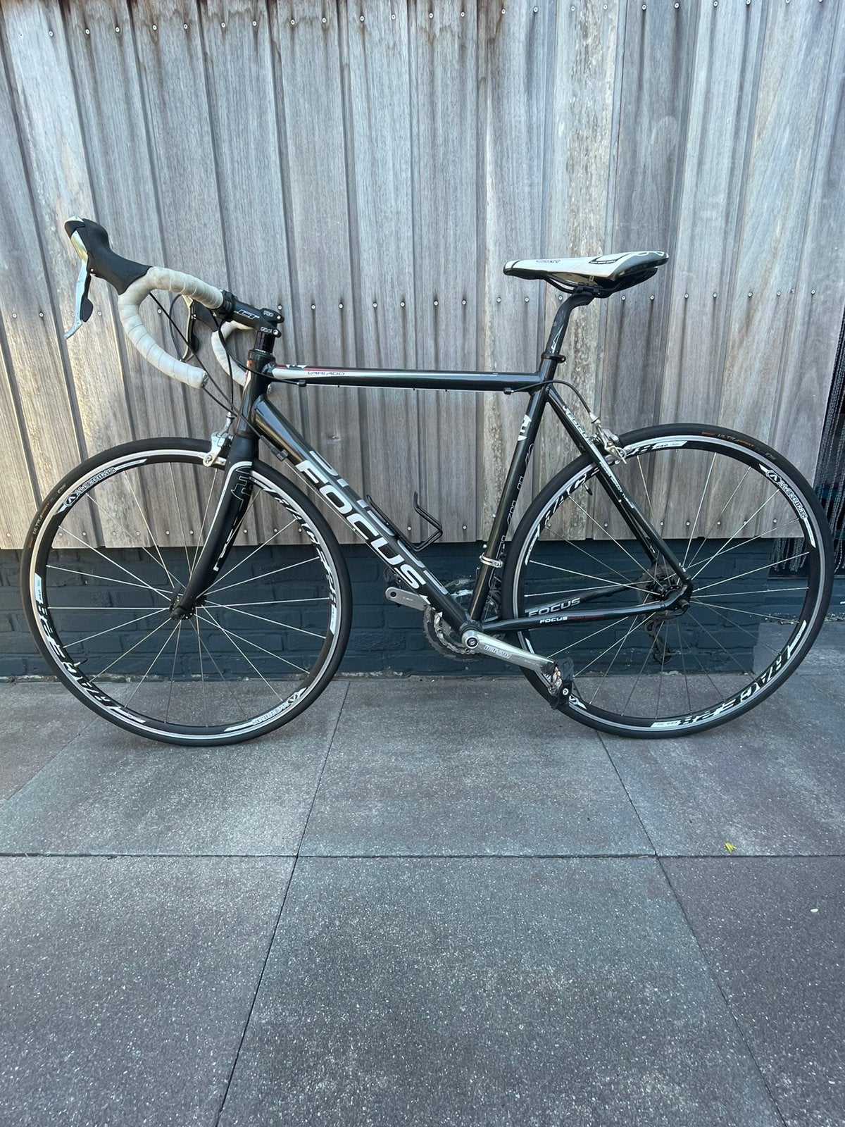 Focus variabel racefiets, Aluminium, Zo goed als nieuw, Meer dan 20 versnellingen, 53 tot 57 cm