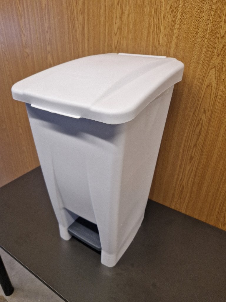 CURVER afvalbak wit met voetpedaal (nieuw), Ophalen, Kunststof, Nieuw, 40 liter of meer