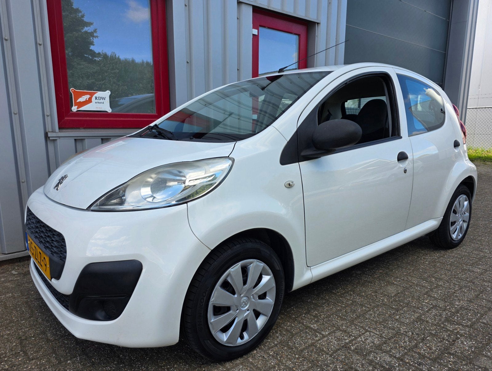 ✅ Peugeot 107 1.0 2013, Nieuwstaat! 5 Deurs, Airco, APK, NAP, Voorwielaandrijving, Stof, 4 stoelen, Origineel Nederlands