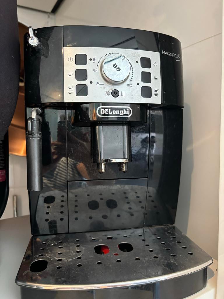 De'Longhi Magnifica S Koffiemachine - Gebruikt, Witgoed en Apparatuur, Koffiezetapparaten, Gebruikt, Koffiemachine, Koffiebonen