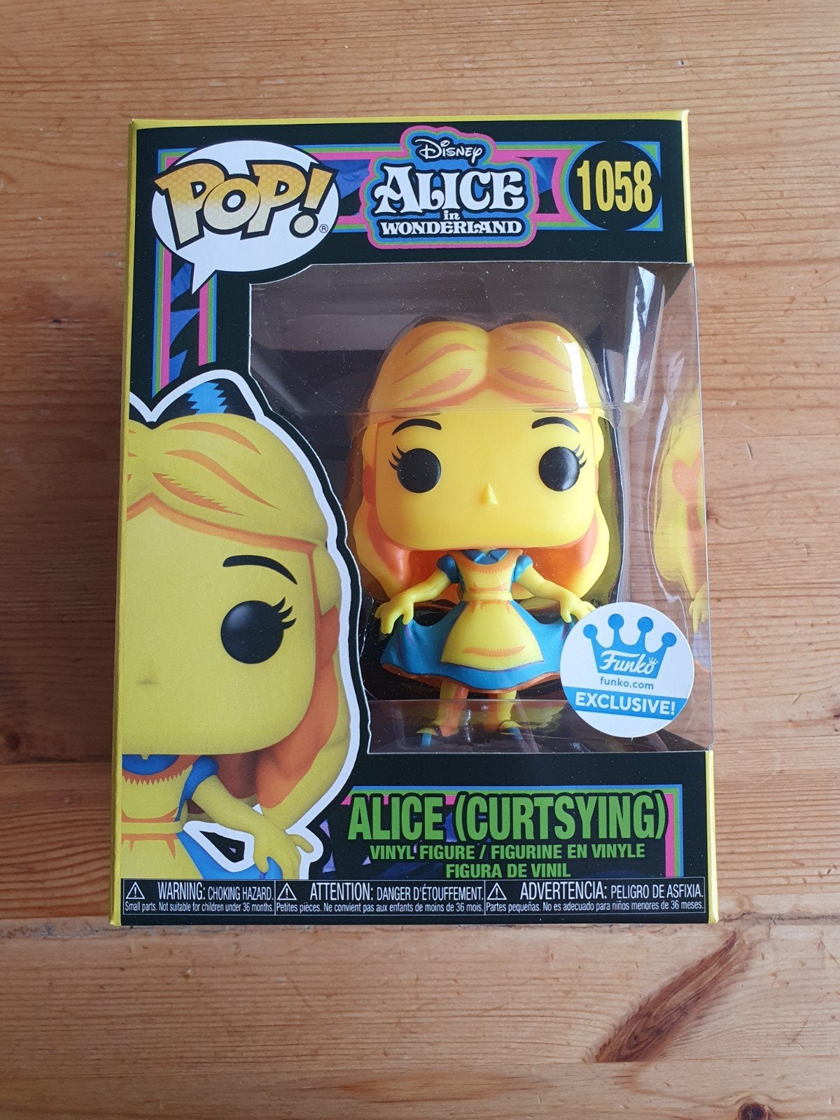 Funko Pop! Alice #1058 Alice Curtsying (GITD), Ophalen of Verzenden, Nieuw