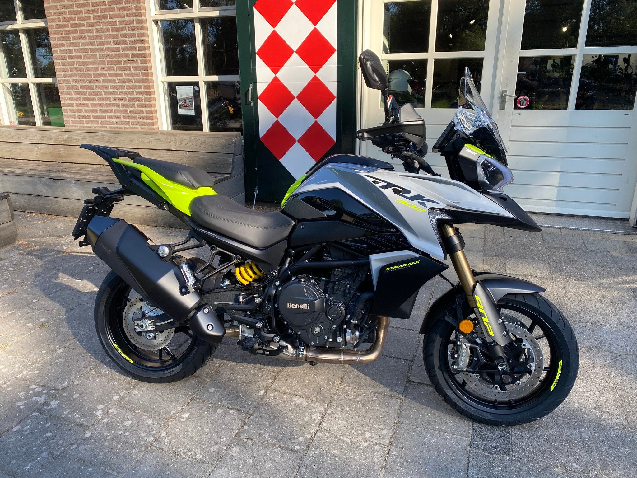 Benelli TRK 902 STRADALE ABS (bj 2026), Motoren, Nieuw, Strada Fornace Vecchia 30
61122  Pesaro, IT, Bedrijf, Support@benelli.com