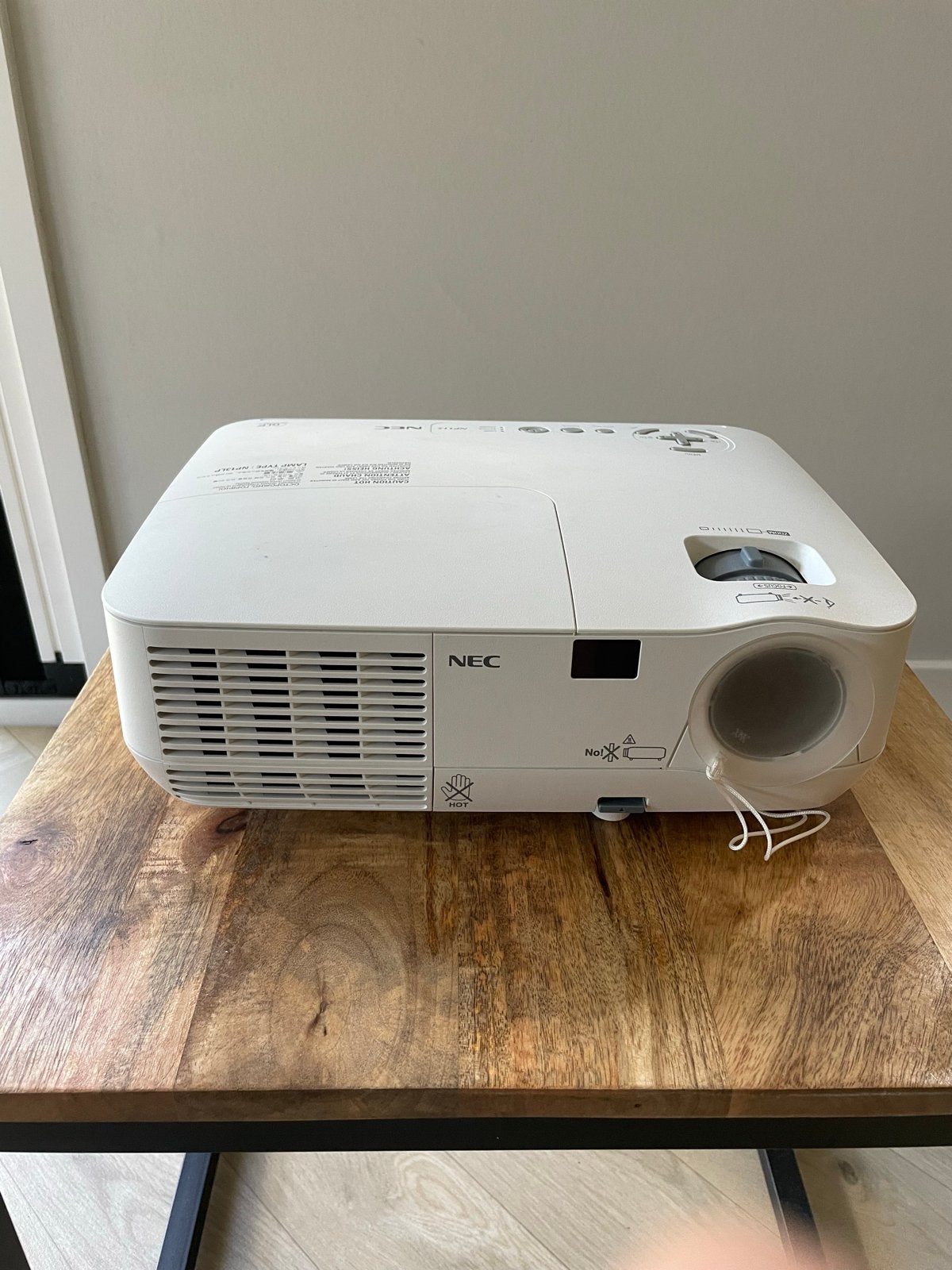 NEC NP115 DLP Projector met 96% lamp levensduur, Ophalen, Zo goed als nieuw, DLP, Overige resoluties