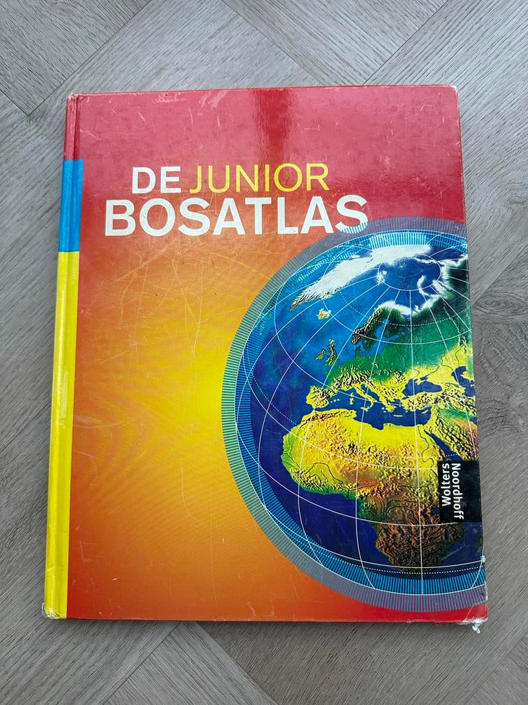 De Junior Bosatlas - Wolters Noordhoff, Boeken, Atlassen en Landkaarten, Gelezen, Bosatlas, 2000 tot heden, Ophalen of Verzenden