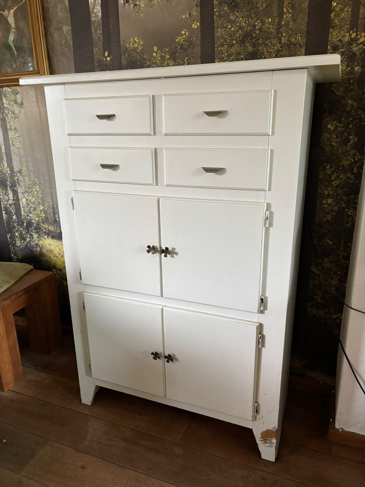 Witte houten kast met 4 laden en paneeldeuren, Ophalen, Gebruikt, 100 tot 150 cm, Met lade(s)