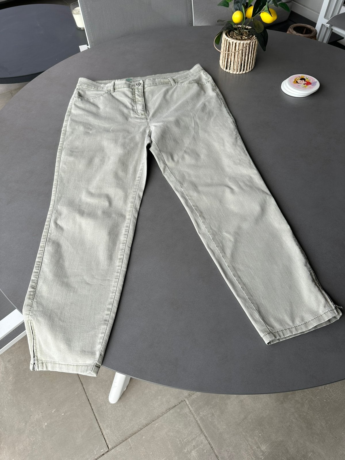 Khaki groene Toni Perfect Shape broek, maat 44, Verzenden, Maat 42/44 (L), Zo goed als nieuw, Lang