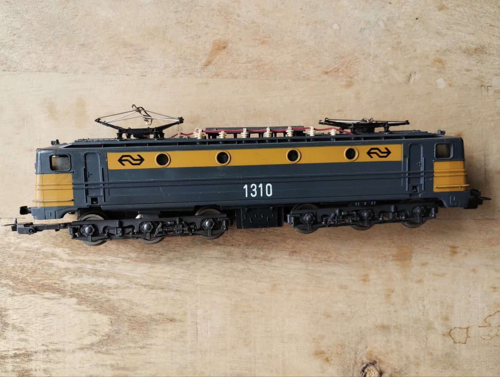 NS 1310 locomotief, Hobby en Vrije tijd, Modeltreinen | H0, Gebruikt, Ophalen of Verzenden, NS, Gelijkstroom
