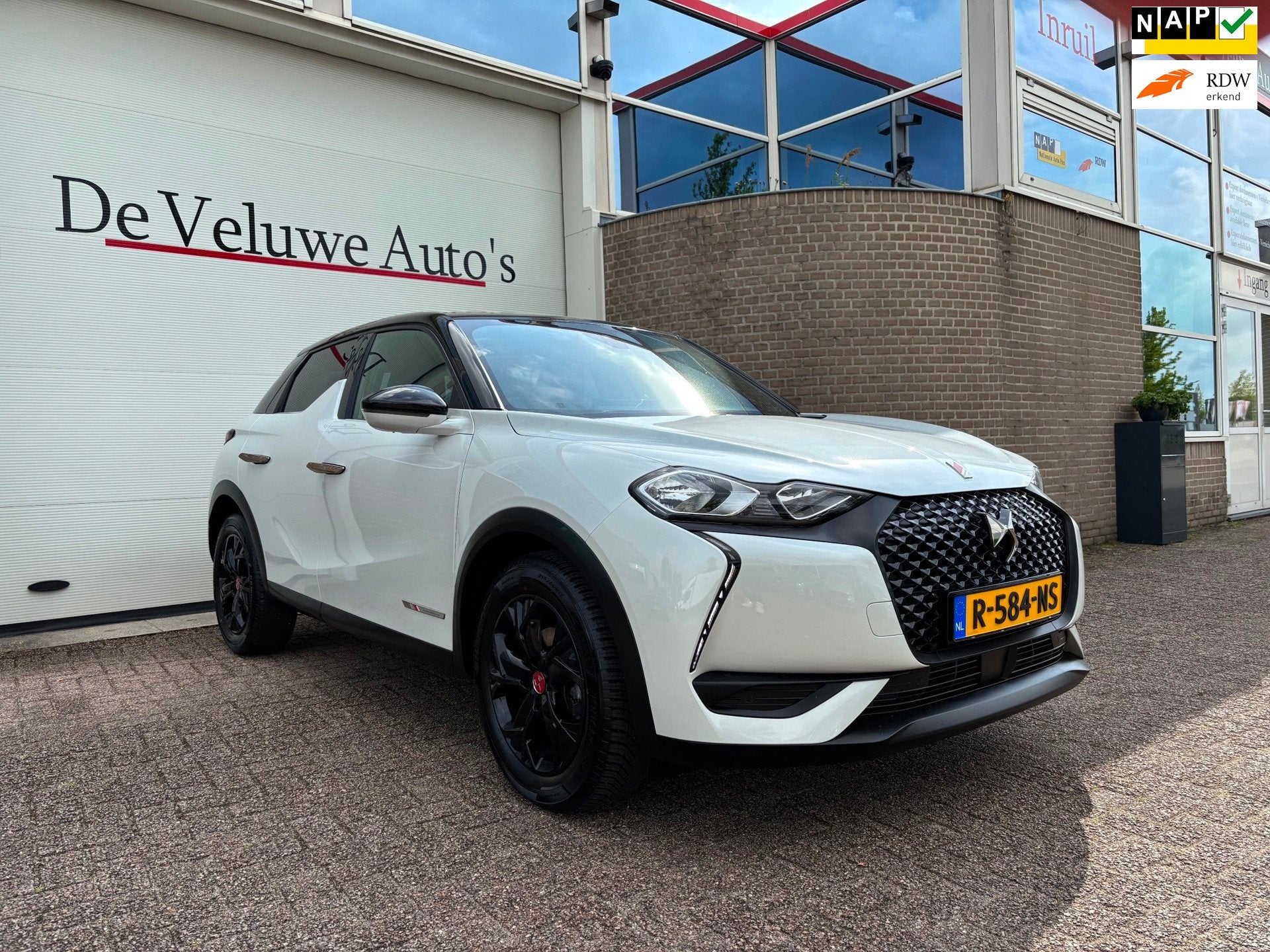 DS 3 Crossback 1.2 PureTech Performance Line|Carplay|180 Cam, Auto's, DS, Voorwielaandrijving, 101 pk, 1199 cc, Automatische klimaatregeling