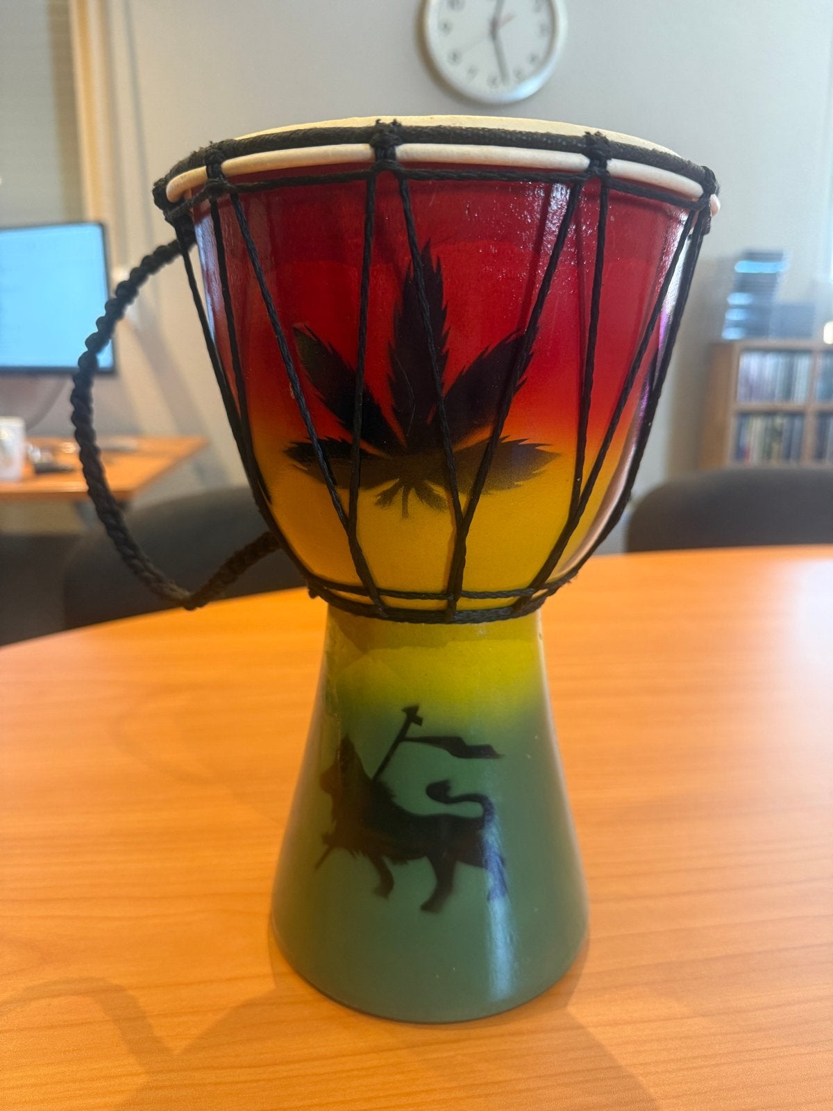 Kleine Djembe met Rasta-thema en Bob Marley, Verzenden, Zo goed als nieuw, Trommel
