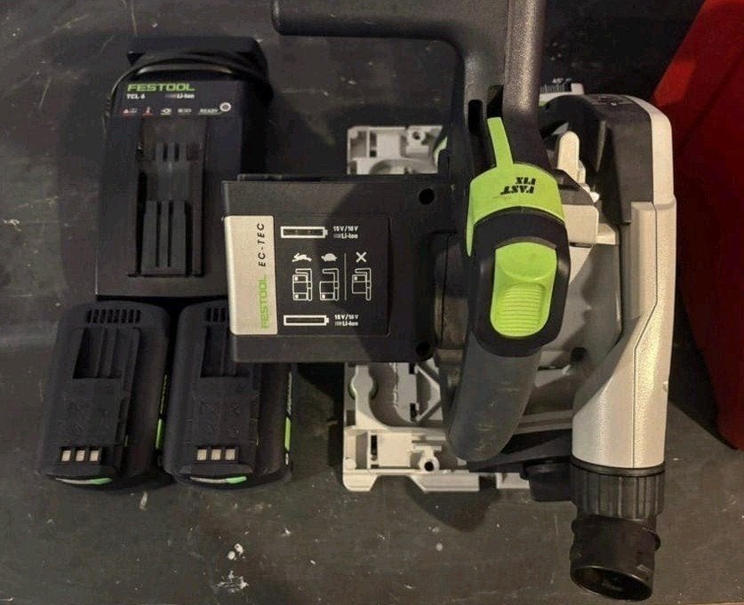 Festool invalzaag 2 rails + tas  2 accus oplader klemmen, Ophalen, 1200 watt of meer, Invalzaag, 30 tot 70 mm