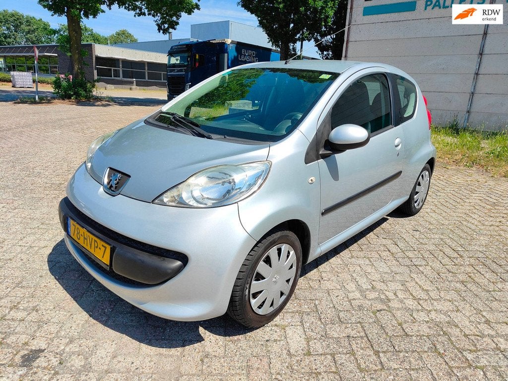 Peugeot 107 1.0-12V XR ( Lage kilometerstand met boekjes), Voorwielaandrijving, Gebruikt, 4 stoelen, Bedrijf