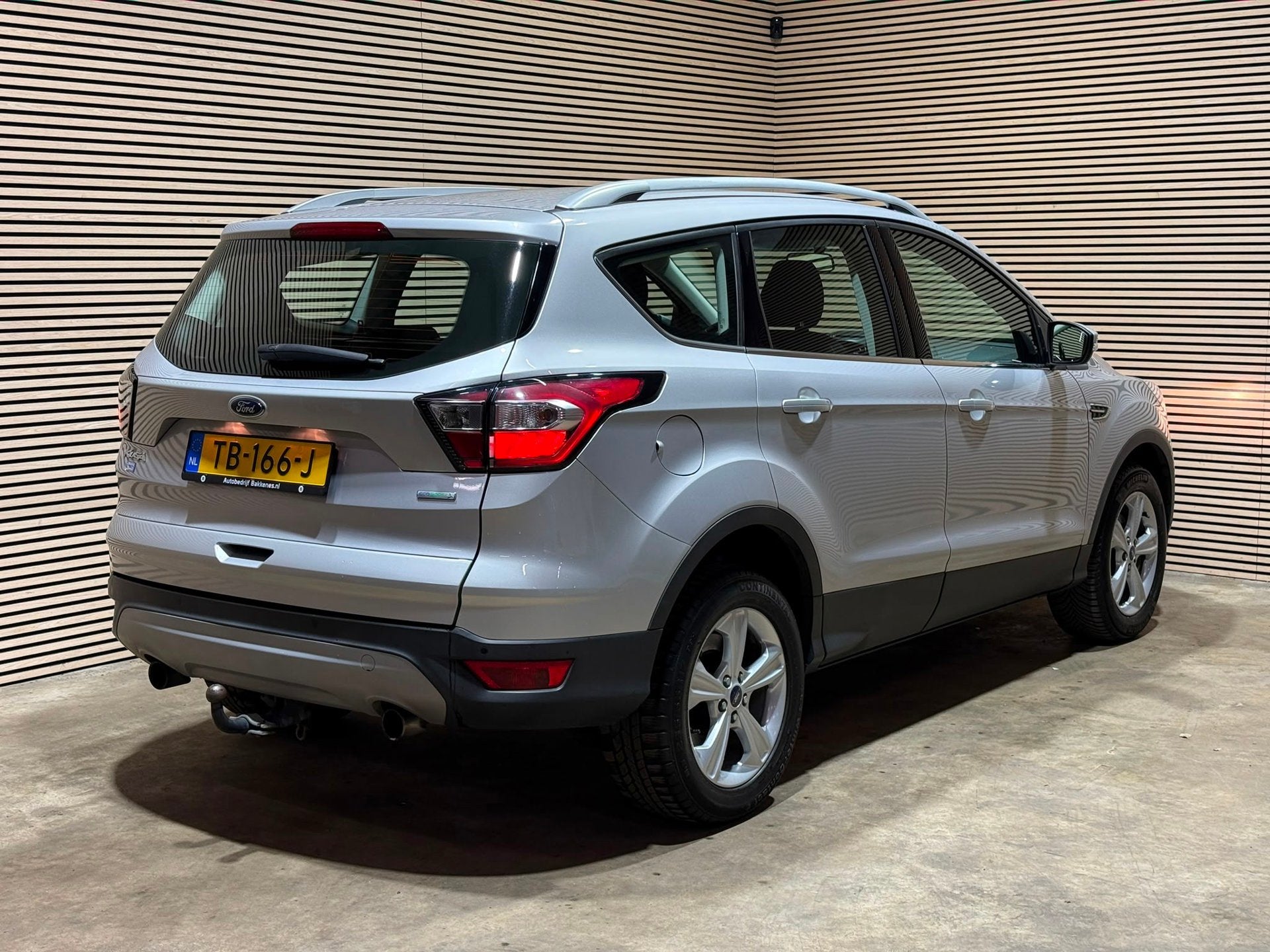 Ford Kuga 1.5 EcoBoost | Trekhaak | Carplay | NAP, Auto's, Stof, Euro 6, 4 cilinders, Met garantie (alle)