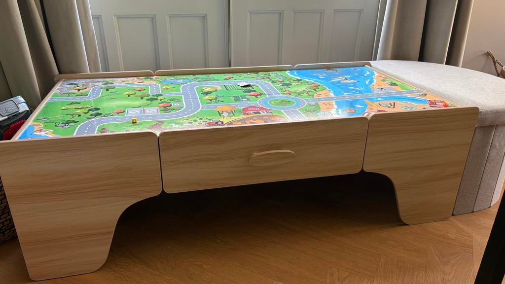Houten speeltafel + houten treinbaan + 100 onderdelen, Ophalen, Zo goed als nieuw, Jongen of Meisje