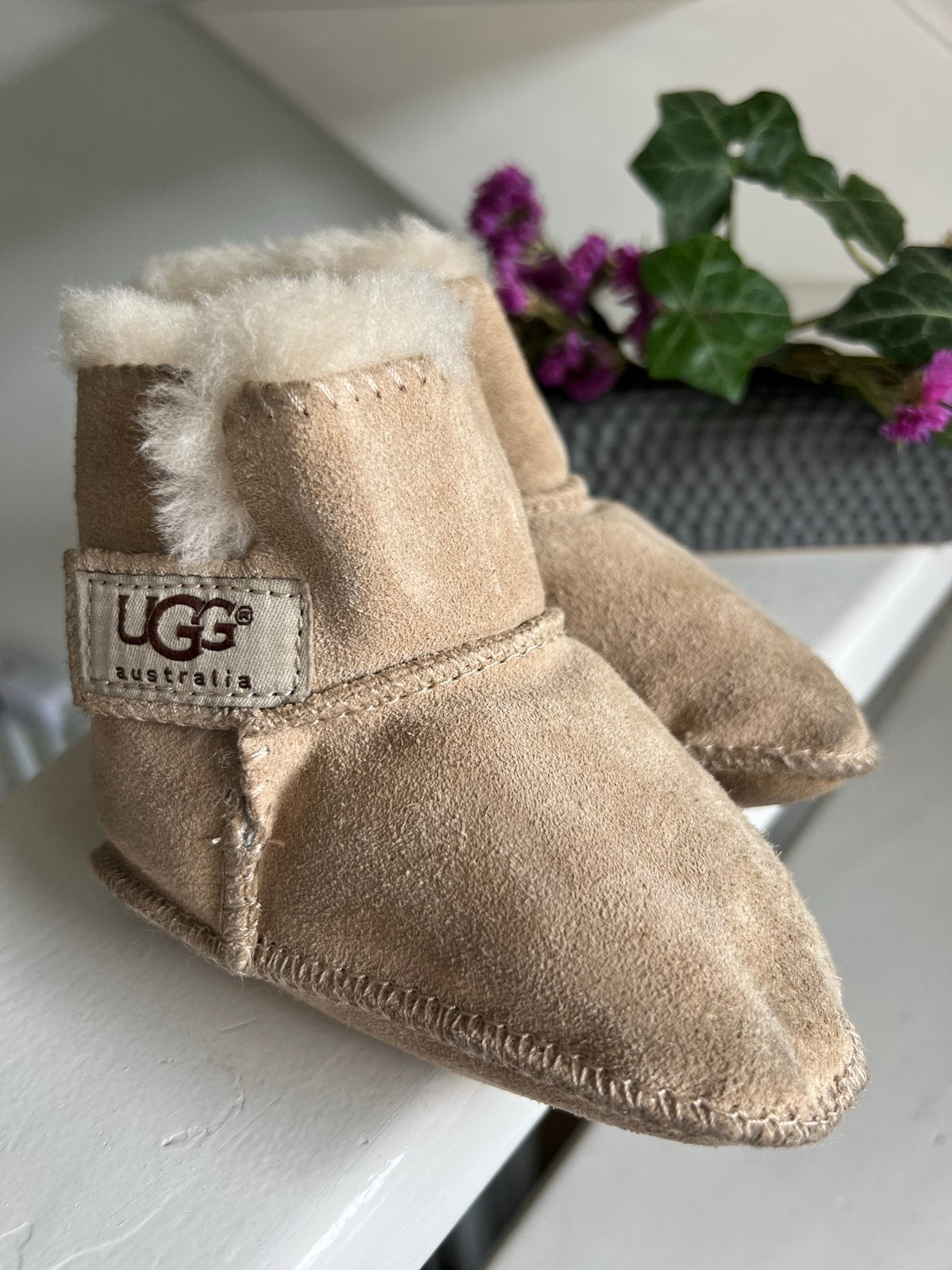 UGG Australia babyslofjes - maat S (0-6 maanden), Ophalen of Verzenden, Zo goed als nieuw, Jongetje of Meisje, Slofjes