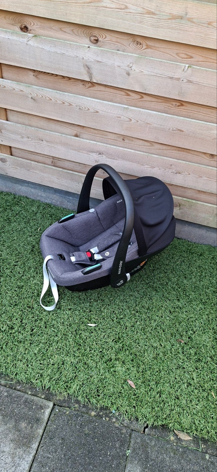 Maxi-Cosi Zelia S autostoel met baby-inleg, vlekkeloos, Ophalen, Zo goed als nieuw, Isofix, 0 t/m 13 kg