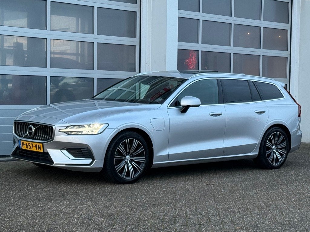 Volvo V60 2.0 T8 Twin Engine Inscription Pano Camera Trekhaa, Automaat, Gebruikt, Euro 6, 4 cilinders