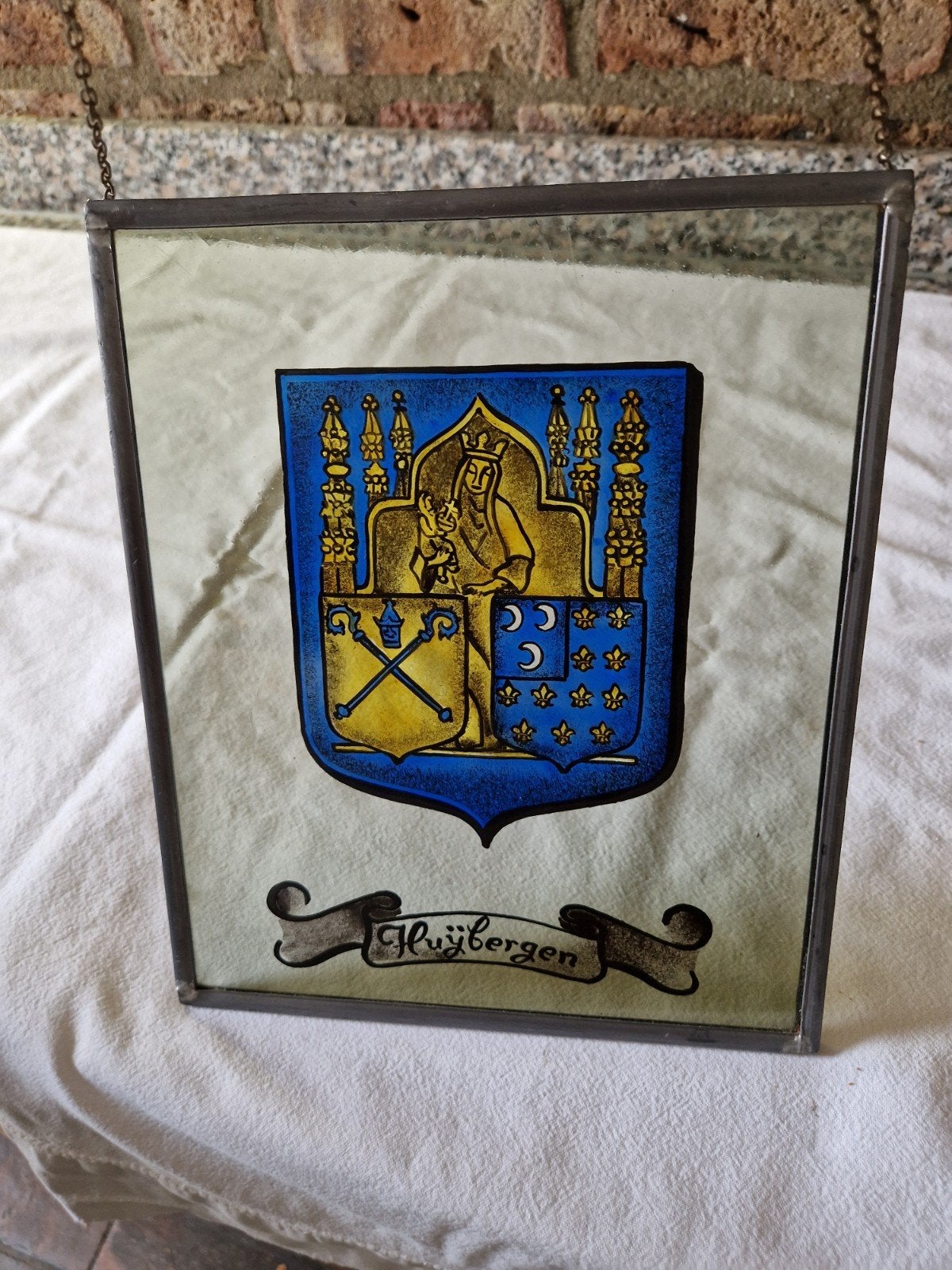 Glas-in-lood raamhanger met wapen Huijbergen, Antiek en Kunst, Antiek | Glas en Kristal, Ophalen