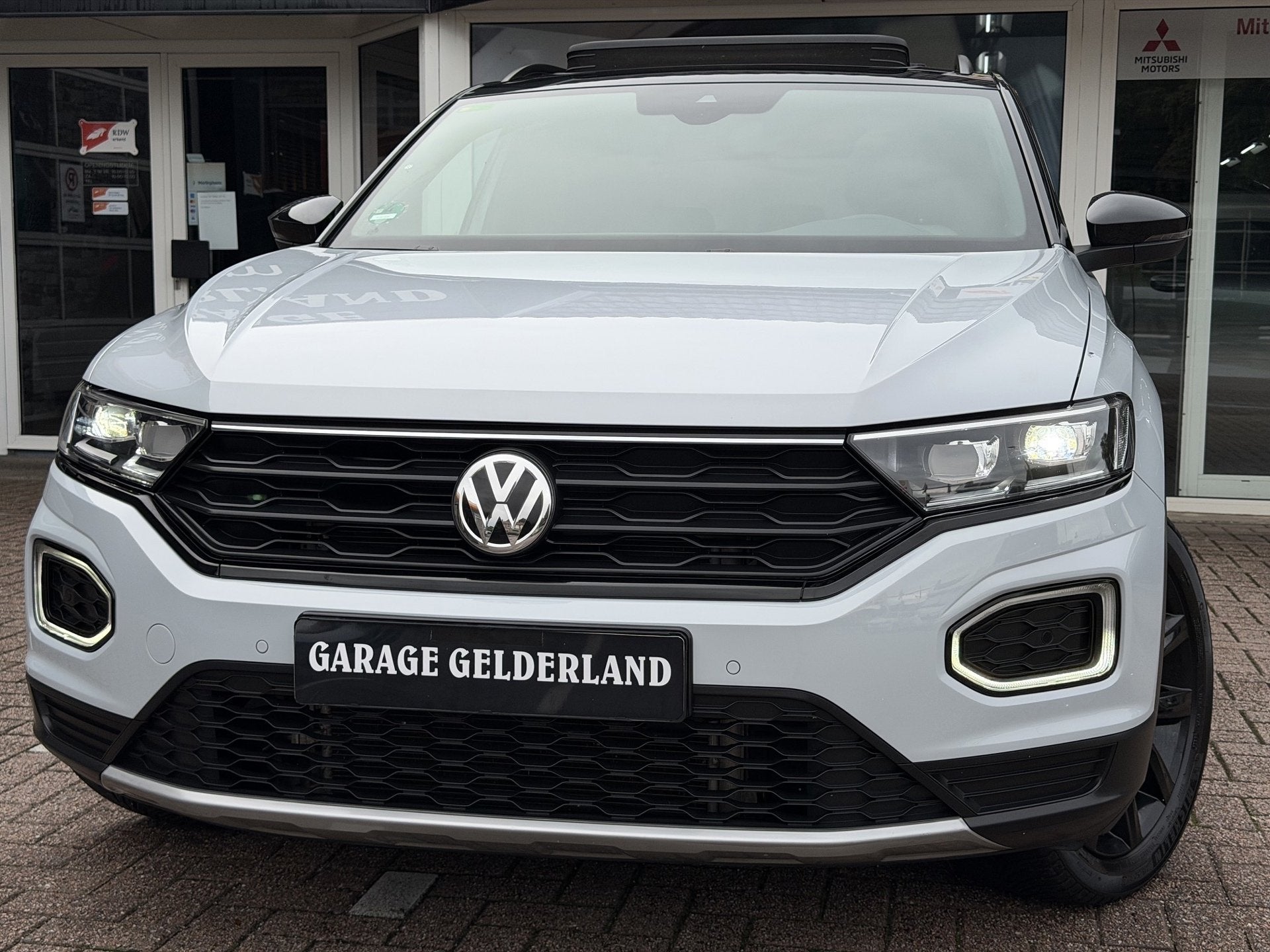 Volkswagen T-Roc 2.0 TSI 4Motion Sport | PANO | VIRTUAL-C. |, Auto's, Automaat, Dealer onderhouden, Zwart, 1984 cc