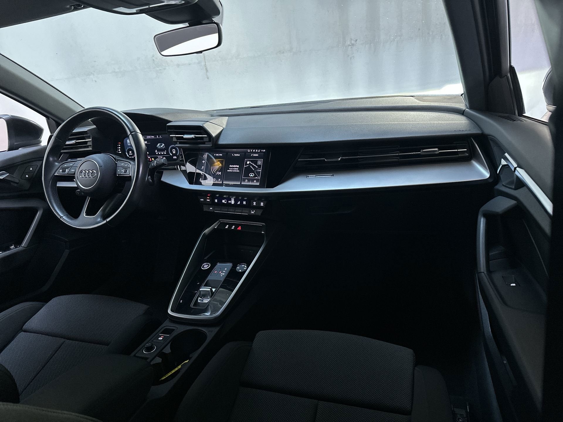 Audi A3 Limousine 30 TFSI S-Tronic Advanced Edition LED Navi, Dealer onderhouden, Stof, Gebruikt, Met garantie (alle)