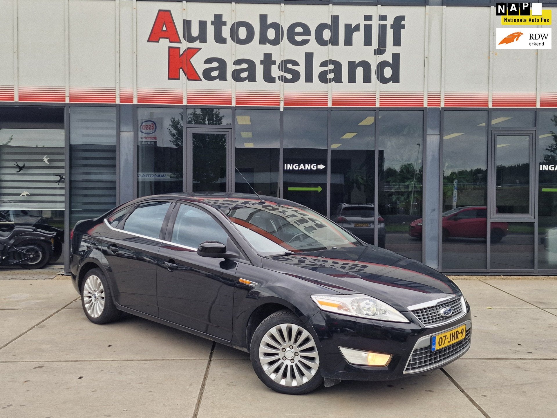Ford Mondeo 2.0-16V Titanium FlexiFuel - Xenon - Stoelverwar, Auto's, Gebruikt, Zwart, Origineel Nederlands, Handgeschakeld