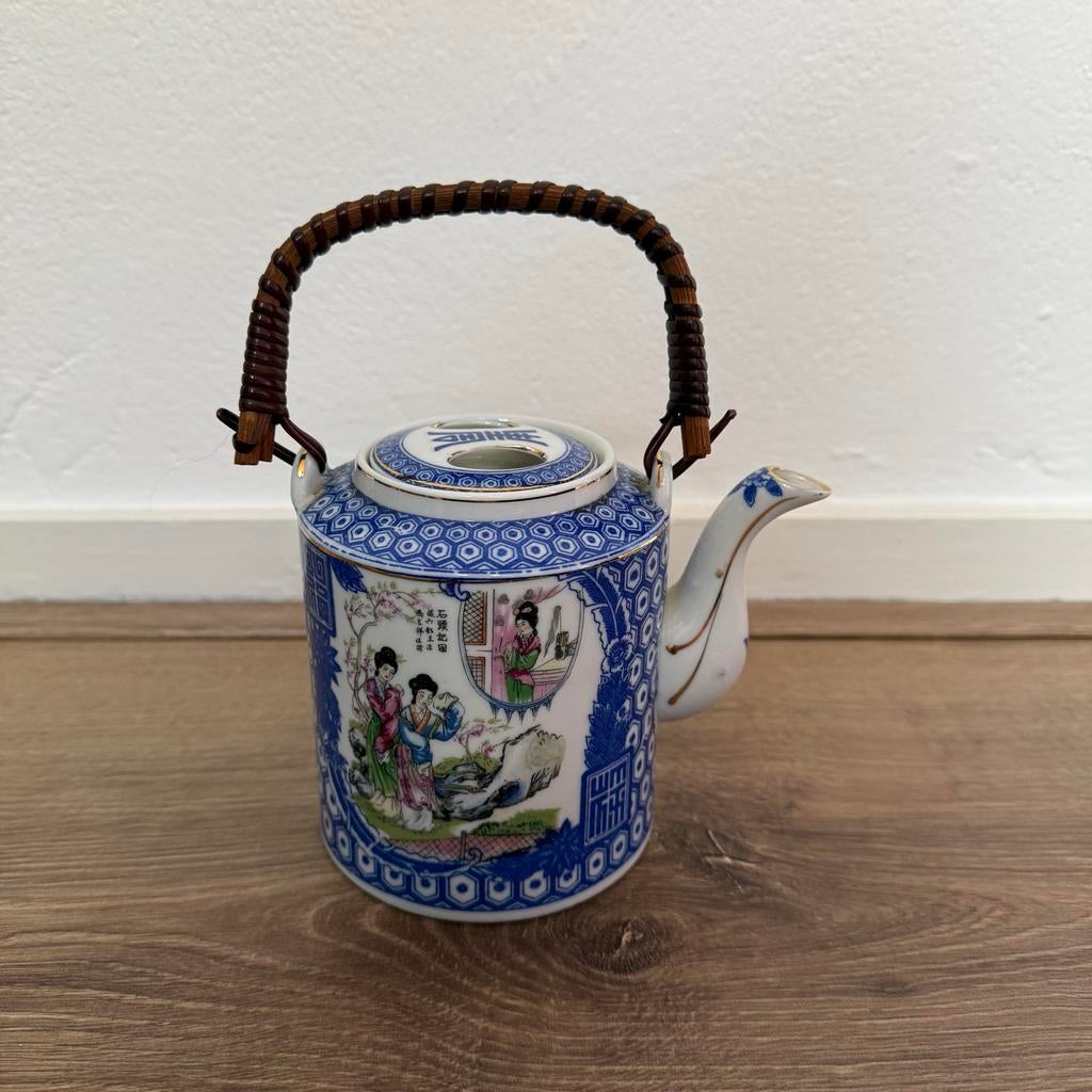 Vintage Chinese theepot met bamboe handvat, Ophalen