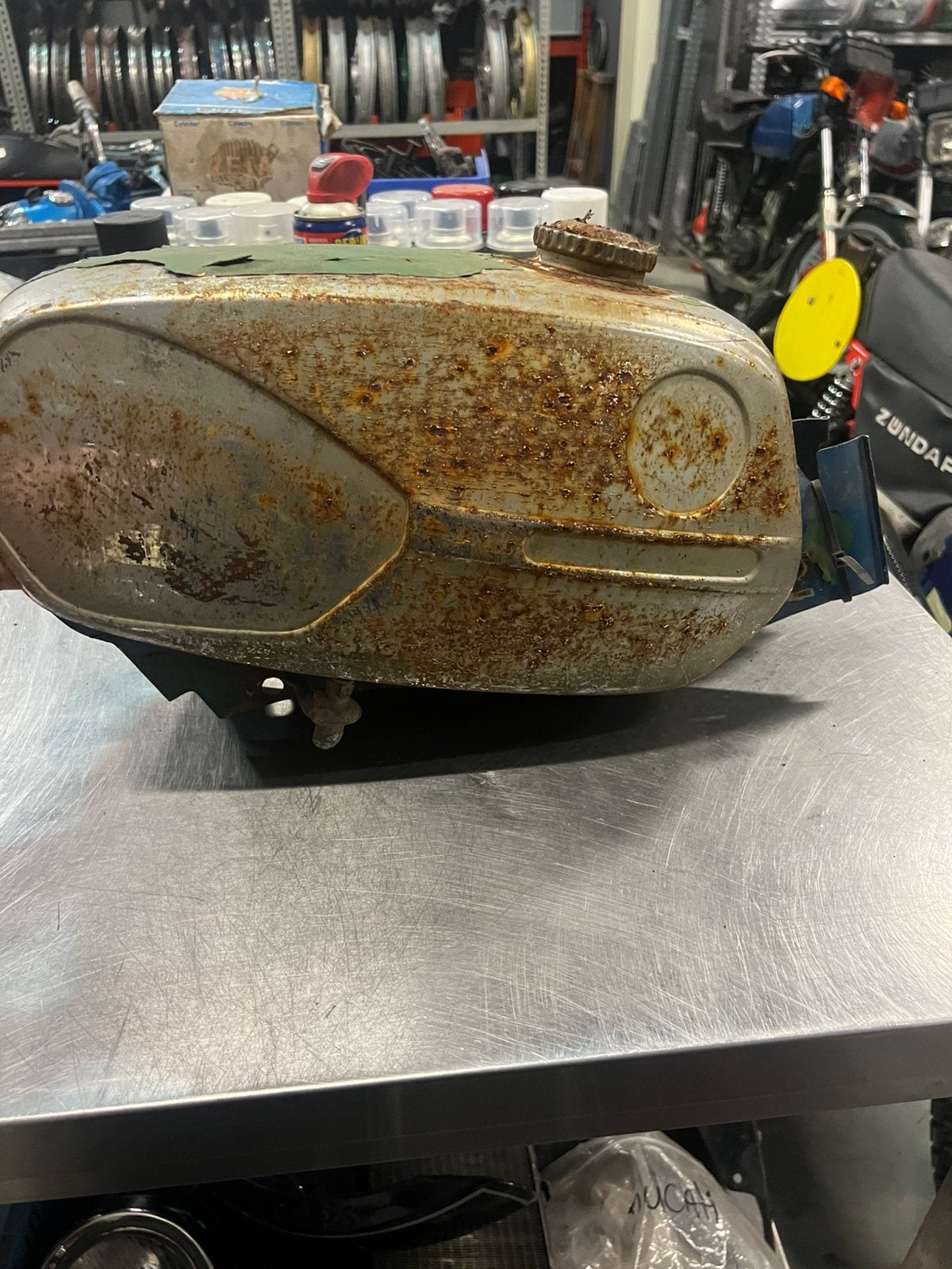 Zundapp 517 flappentank ter decoratie, Ophalen of Verzenden, Zo goed als nieuw, Tank