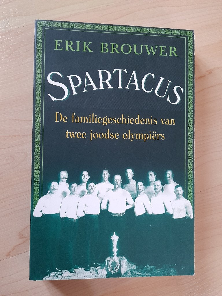 SPARTACUS  Erik Brouwer, Ophalen of Verzenden, Zo goed als nieuw