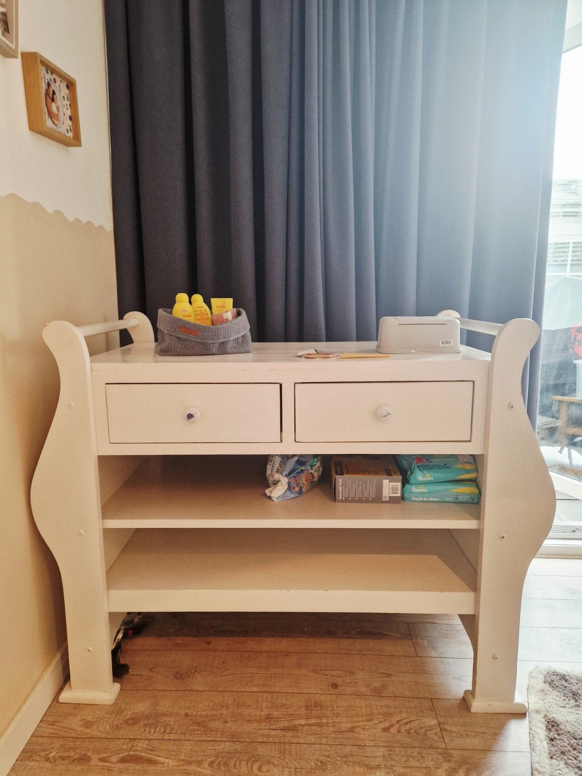 Witte baby commode met lades en opbergruimte, Kinderen en Baby's, Kinderkamer | Commodes en Kasten, Ophalen, Gebruikt, 50 tot 70 cm