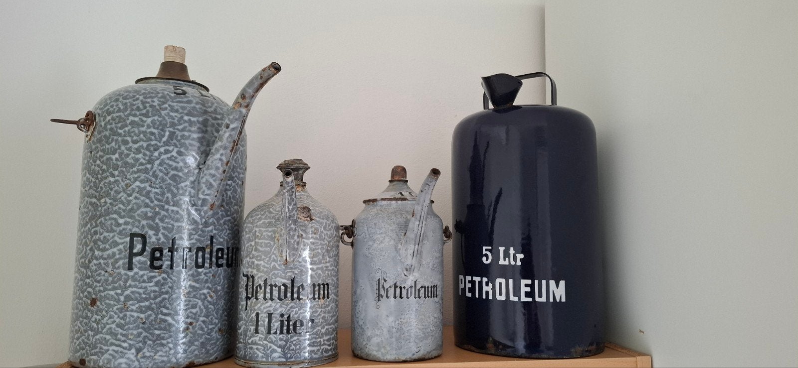 Petroleum kannen, Antiek en Kunst, Antiek | Emaille, Ophalen of Verzenden
