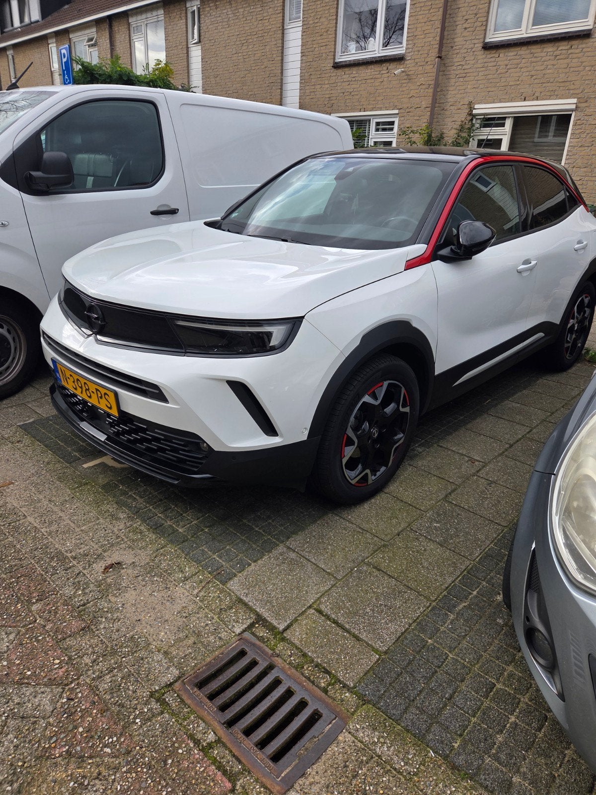 Opel Mokka 1.2 turbo 130pk automaat 1e eigenaar dec 2021 Wit, Auto's, Dealer onderhouden, 1195 kg, 1199 cc, Verwarmde buitenspiegels