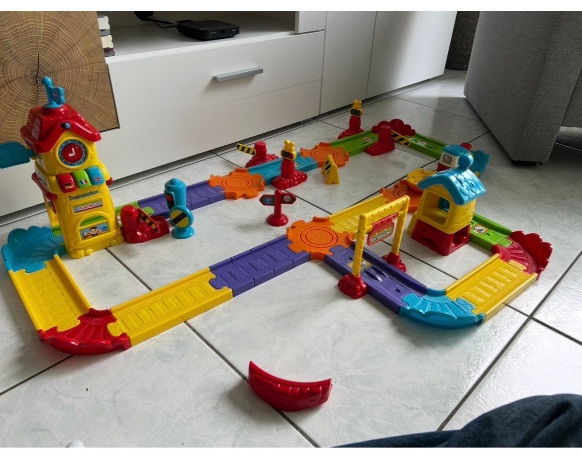 VTech Toet Toet Trein en treinstation en spoorbaan, Kinderen en Baby's, Ophalen, Gebruikt
