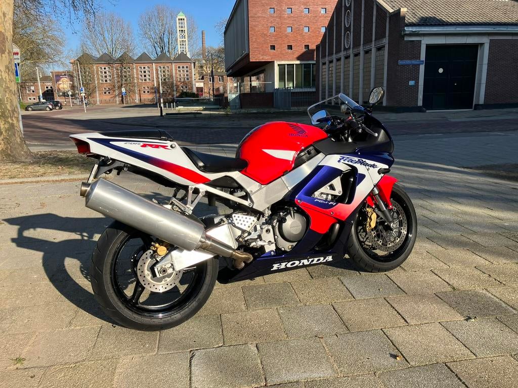 Gezocht! Sport uitlaat honda cbr 929 demper sc44, Motoren, Ophalen of Verzenden