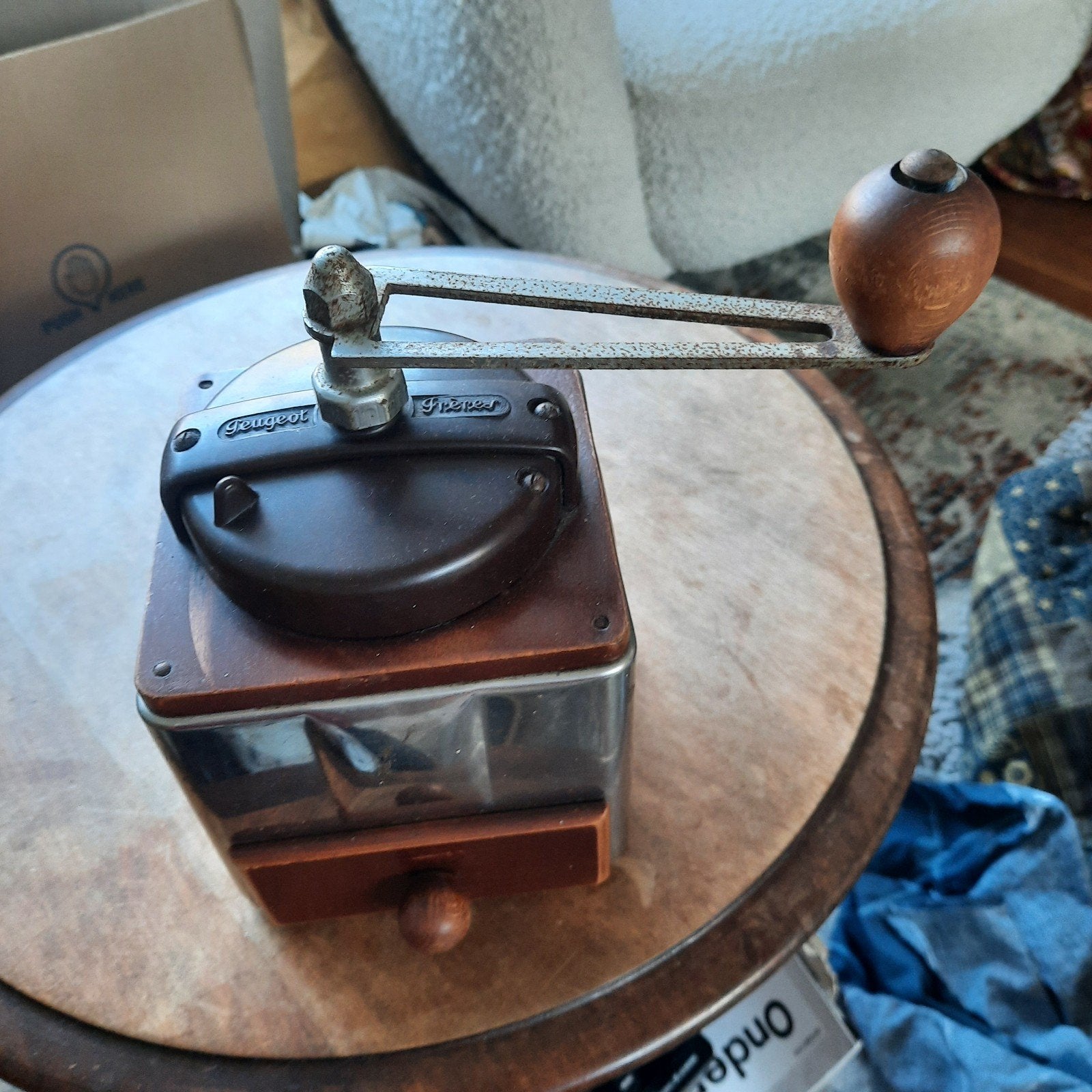 een bakelieten koffiemolen, Verzamelen, Ophalen of Verzenden, Huis en Inrichting
