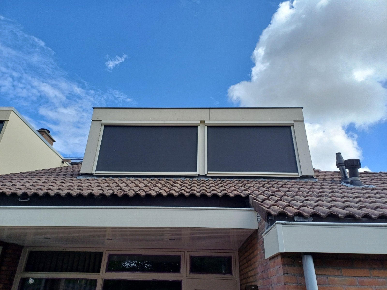 Twee nette screens, Ophalen of Verzenden