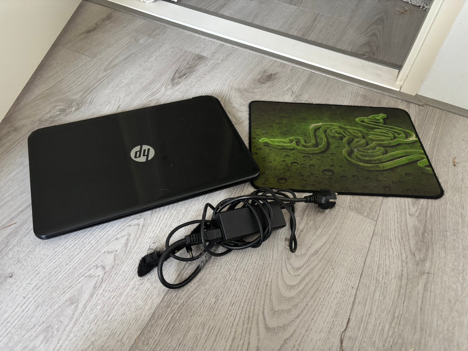 HP 15-r033nd TouchSmart Laptop, Ophalen of Verzenden, Zo goed als nieuw, 15 inch, 2 tot 3 Ghz