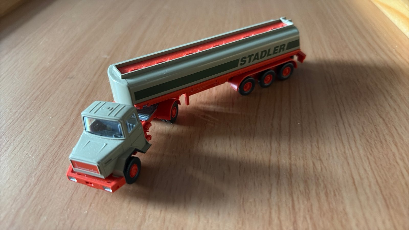 WIKING 078006 MAGIRUS DEUTZ TANKWAGEN STADLER 1970/1978.1:87, Ophalen of Verzenden, Zo goed als nieuw