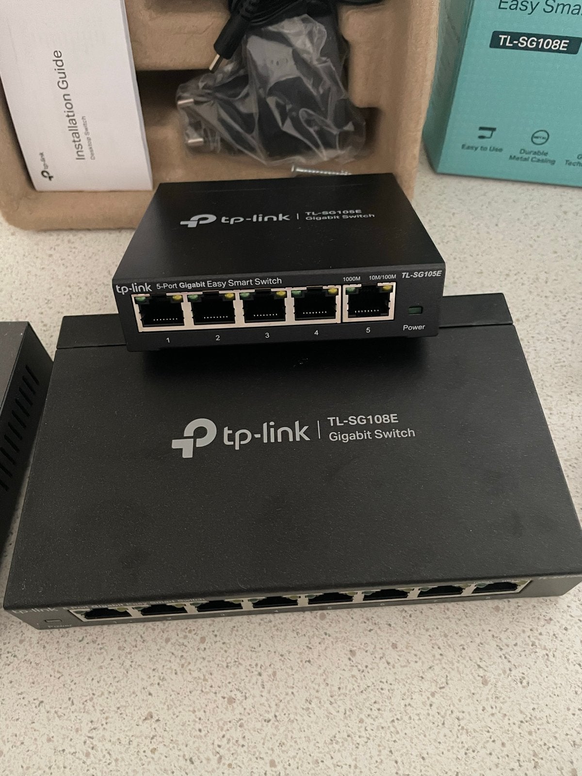 Netwerkapparatuur: Tp-link Switches en WiFi Access Points, Computers en Software, Netwerk switches, Ophalen, Zo goed als nieuw