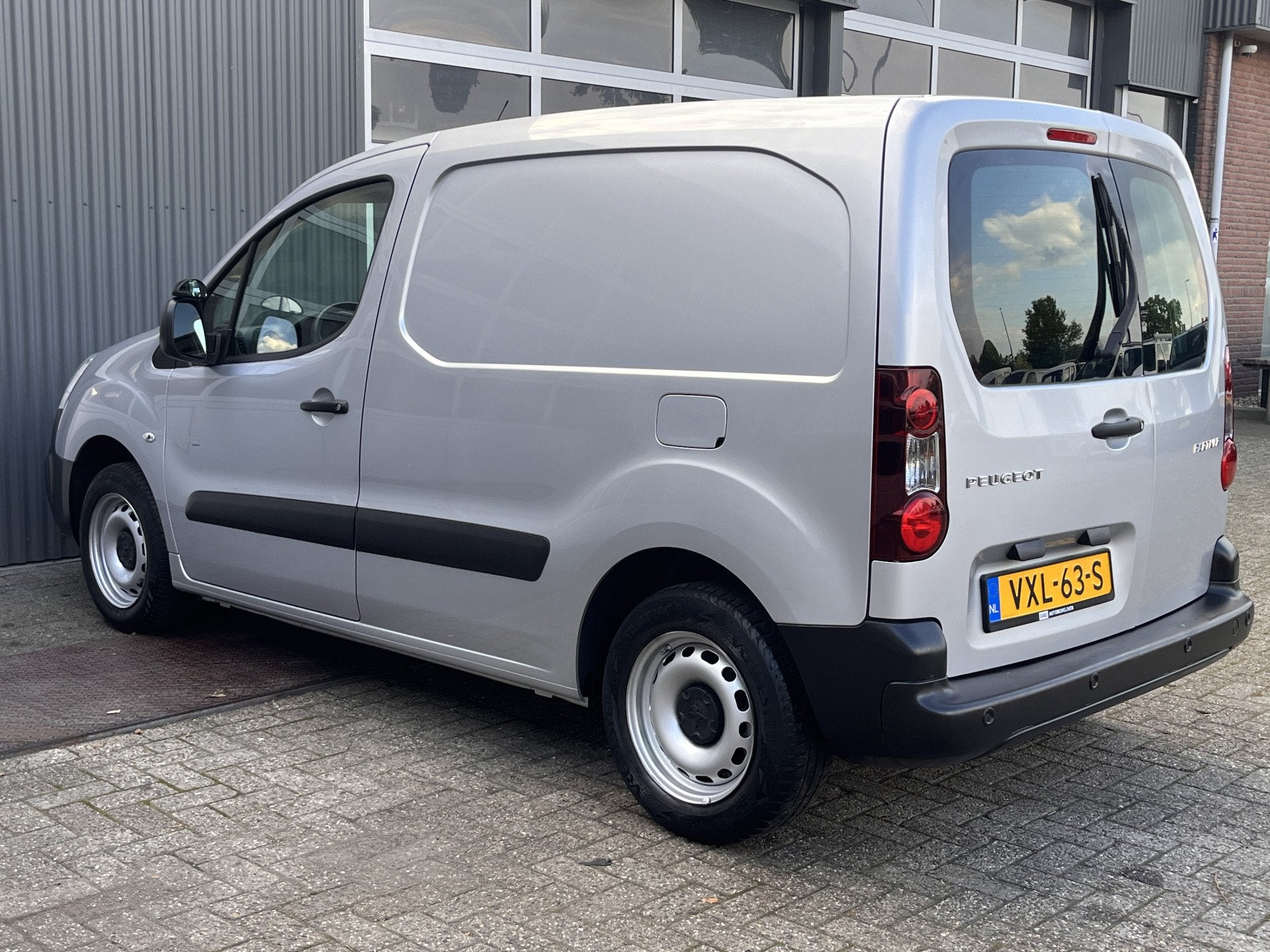 Peugeot Partner 120 1.6 HDi 75pk 5x voorradig Marge Airco Bt, Auto's, Voorwielaandrijving, Stof, Gebruikt, 4 cilinders