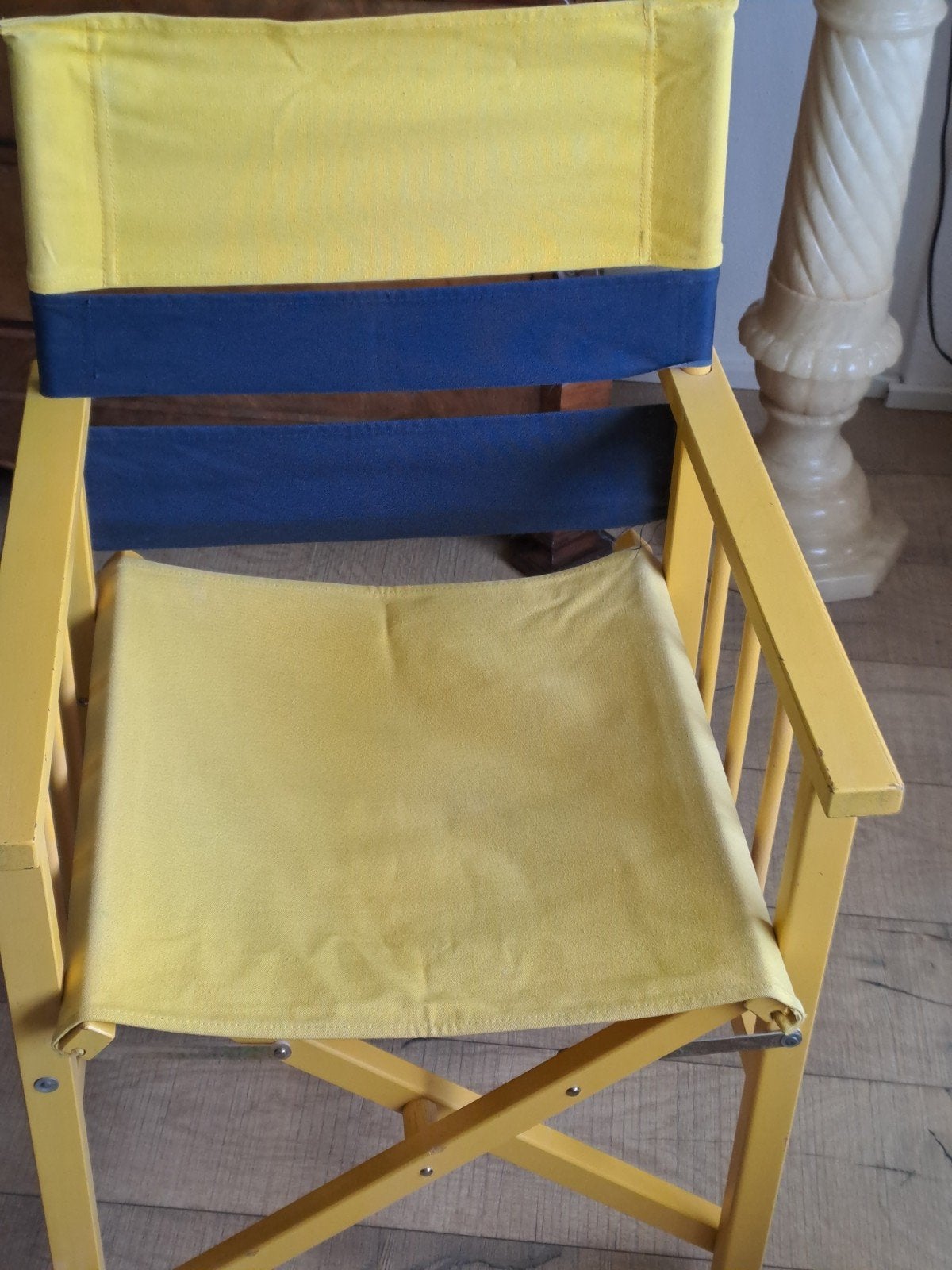 TE KOOP: HOUTEN INKLAPBARE REGISSEURSTOEL, Ophalen, Blauw, Eén