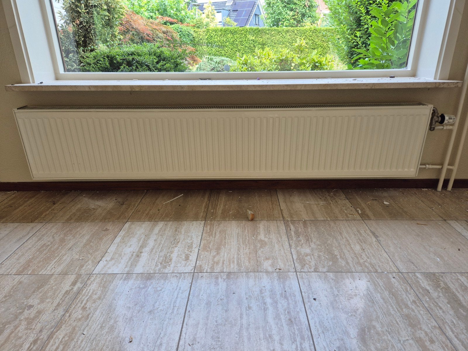 Witte radiator met thermostaatknop, Ophalen, 30 tot 80 cm, Gebruikt, Radiator