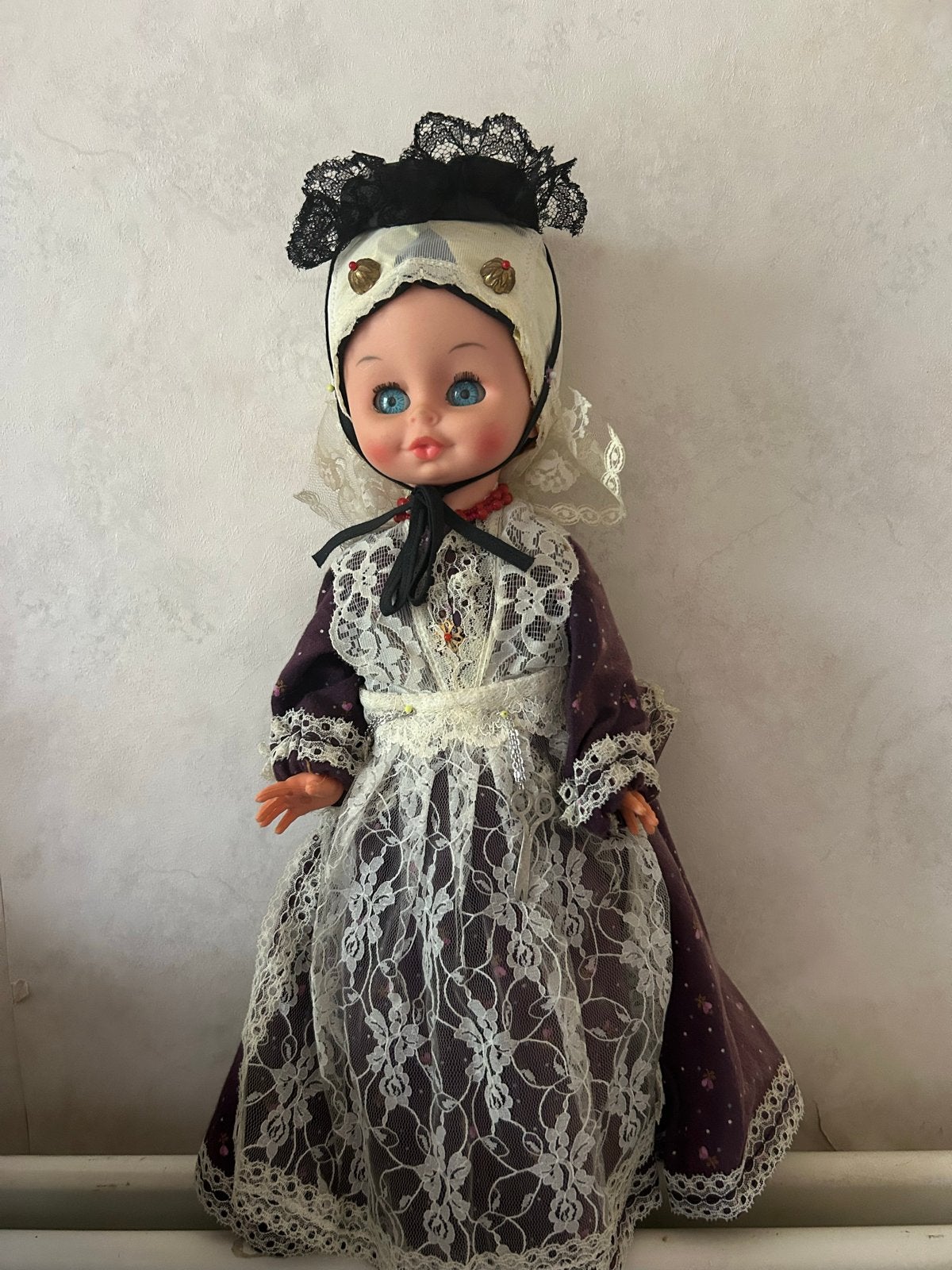Vintage pop in traditionele friese klederdracht, Ophalen, Gebruikt, Pop