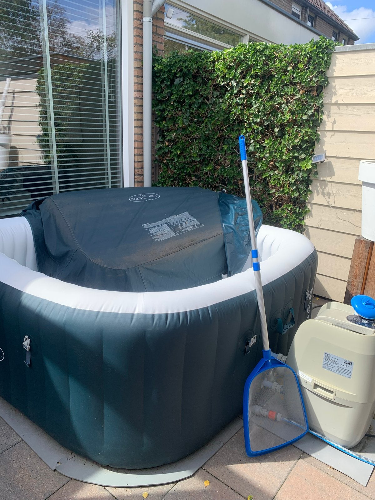 Lay-Z-Spa opblaasbare jacuzzi met accessoires, Ophalen, Gebruikt, 200 tot 300 cm, Opblaaszwembad