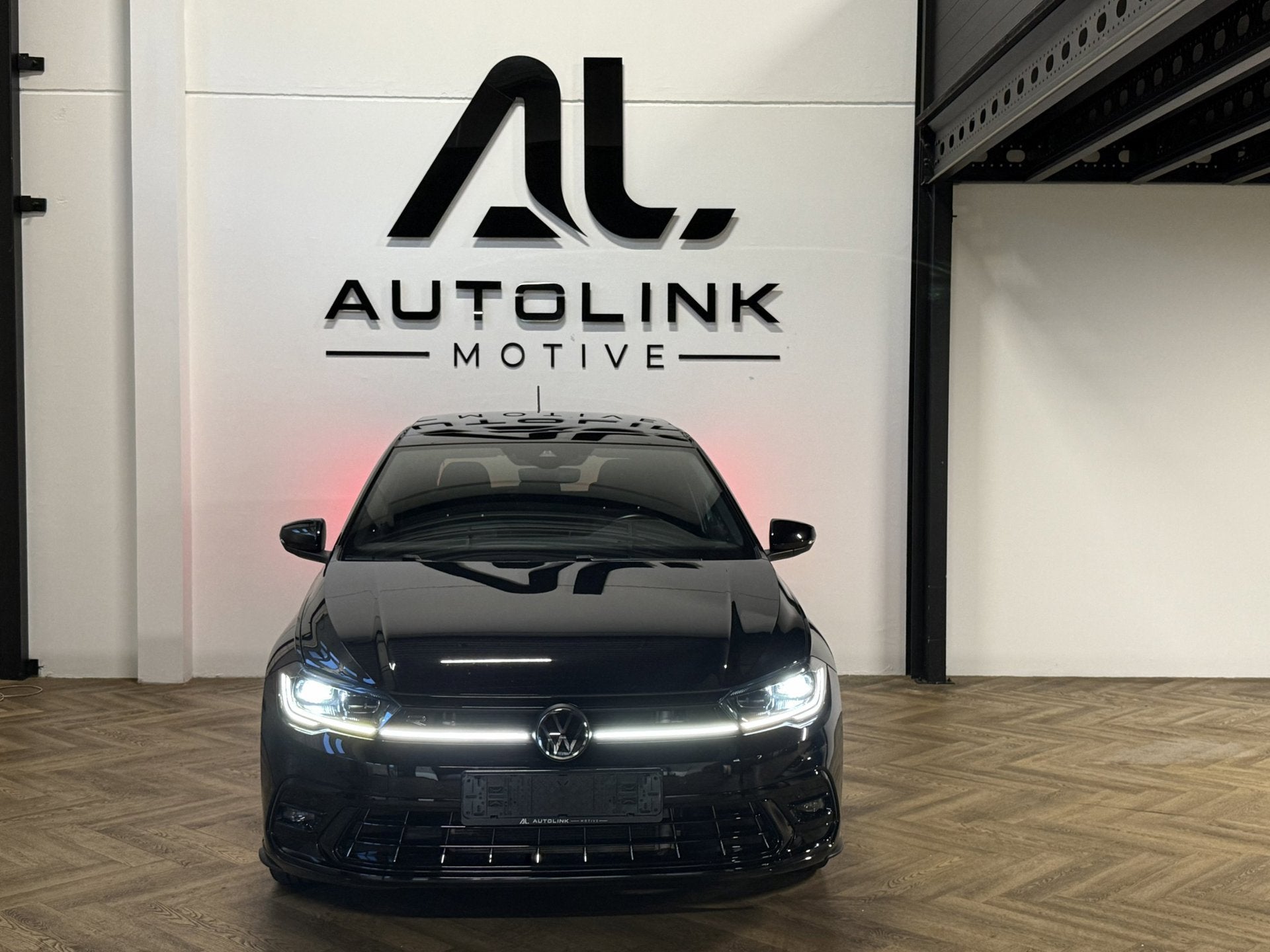 Volkswagen Polo 1.0 TSI 3xR-Line Business|IQ|PANO|VOLL, Auto's, Dealer onderhouden, Gebruikt, Zwart, 1096 kg