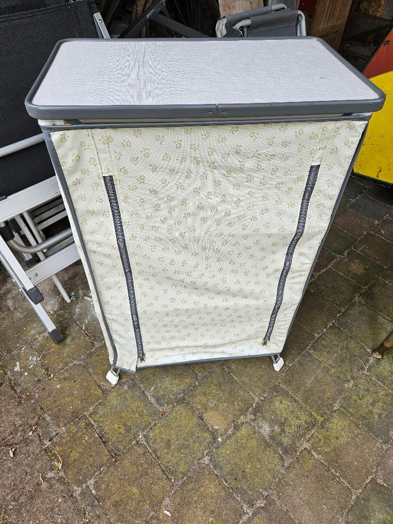 Vintage campingkastje, Caravans en Kamperen, Ophalen, Zo goed als nieuw, Campingkast