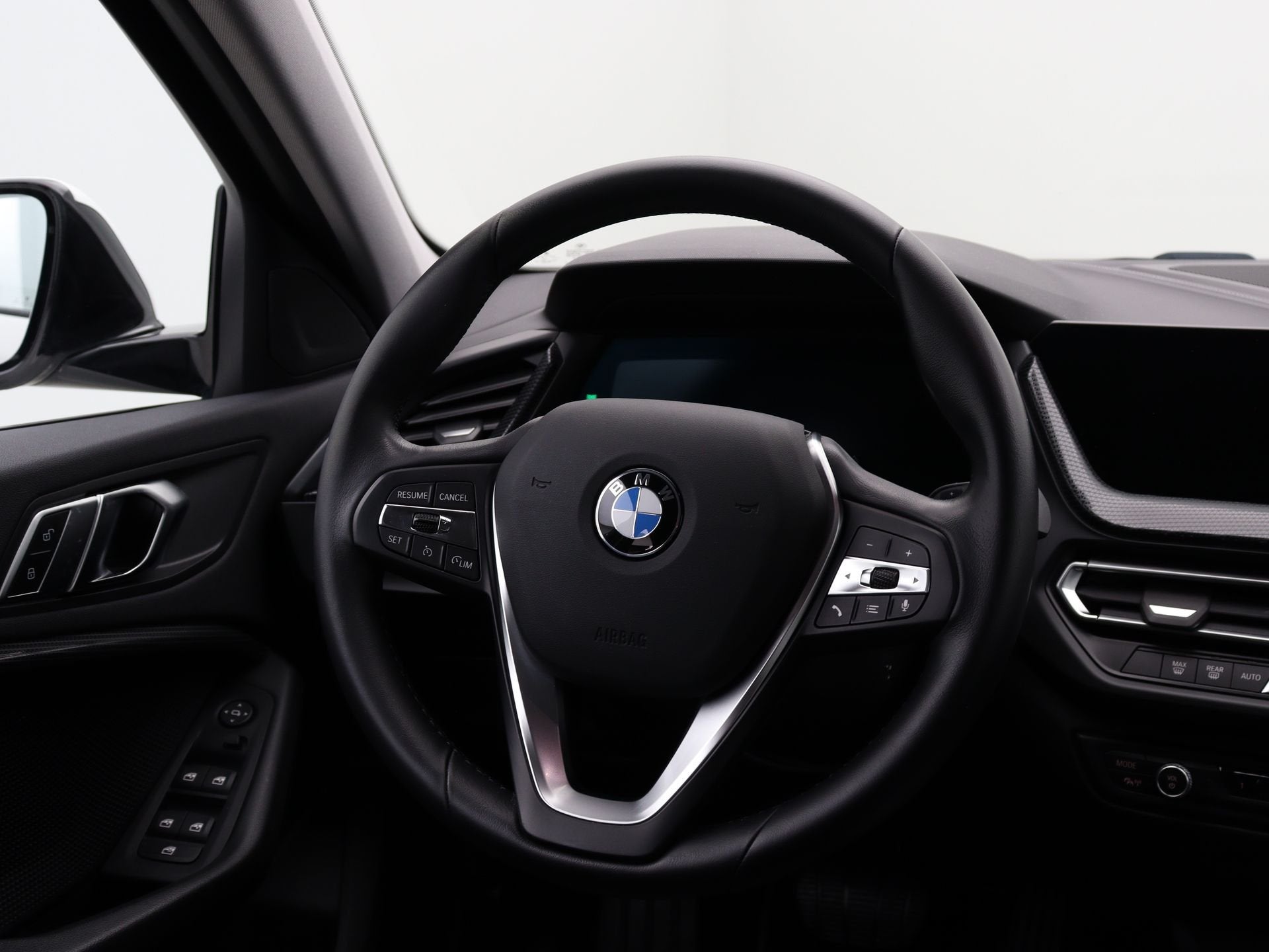 BMW 1 Serie 118i Model Sport Line (bj 2022, automaat), Auto's, Gebruikt, Met garantie (alle), Wit, Origineel Nederlands